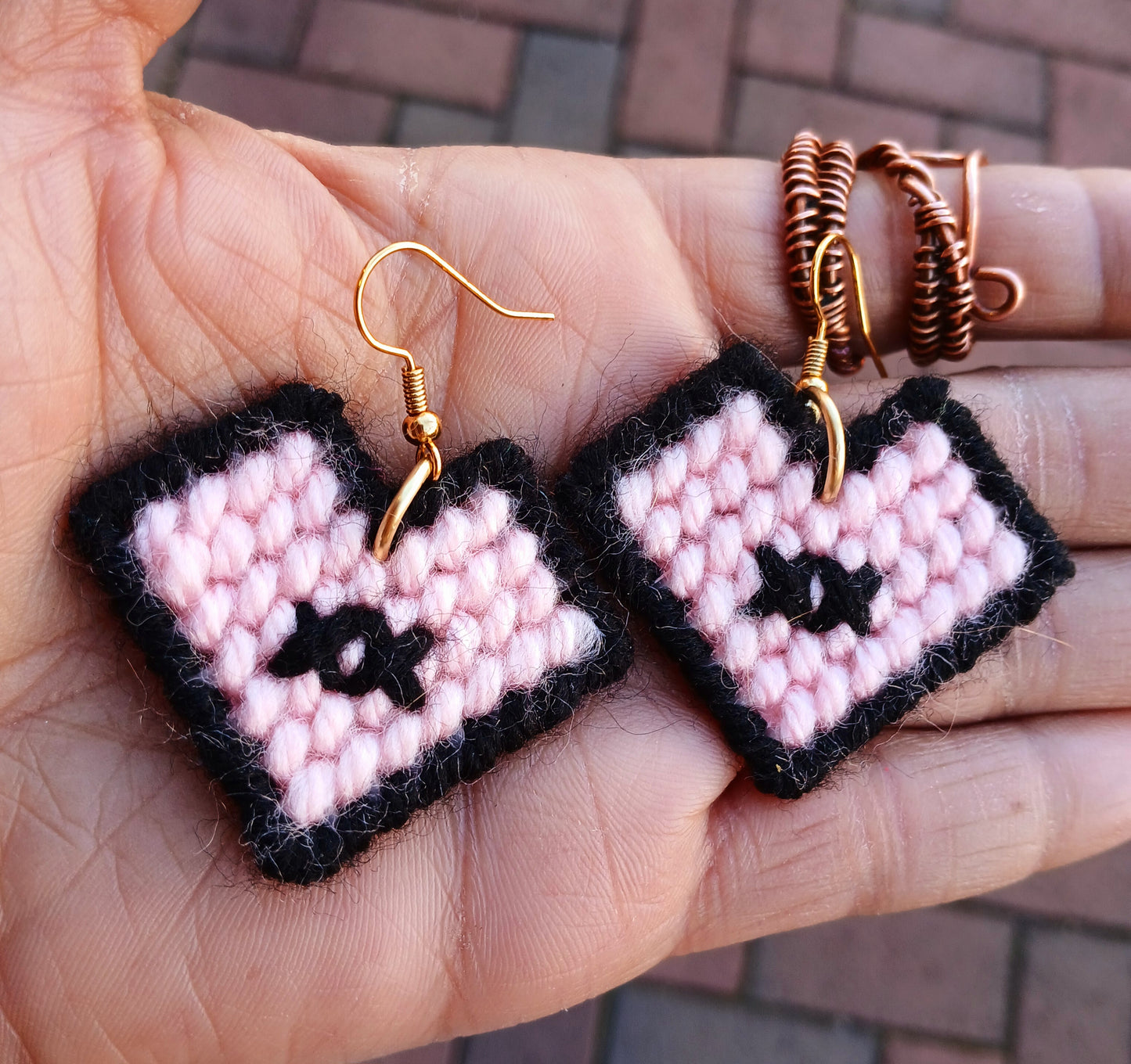 Yarn Earrings-Little Hearts π