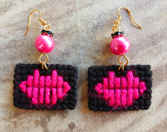 Yarn Earrings-Small Lips 💋