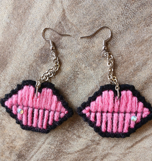 Yarn Earrings-Large Lips 💋